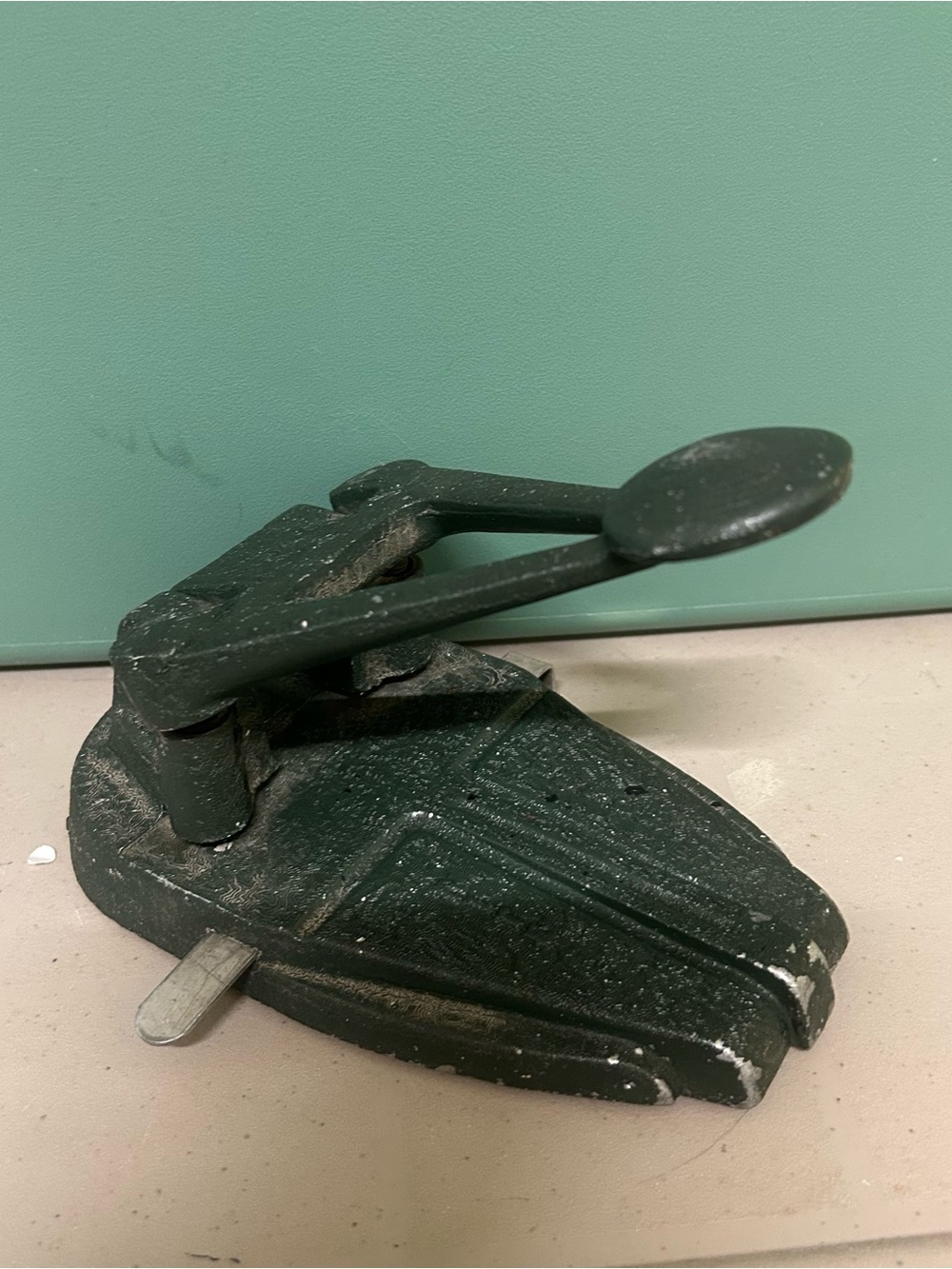Vintage Wilson Jones Marvel 60 2-Hole Punch Cast Iron Green Office